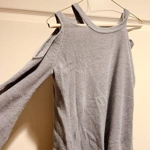 Gray/blue light sweater